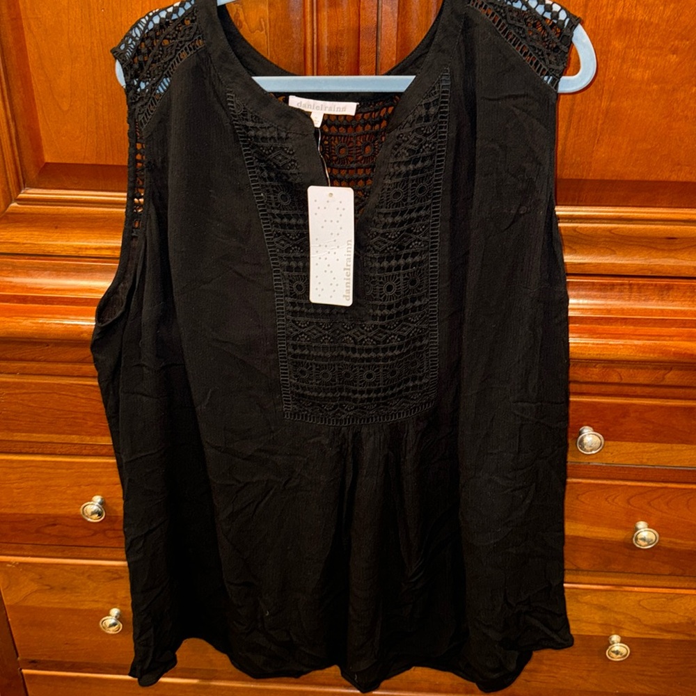 NWT SWING TANK 3x